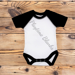 Infant short sleeve raglan onesie-black/white